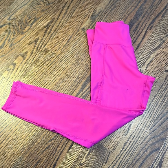 🩷SERVED THE SASS BUT STILL HAS CLASS OLD NAVY ACTIVEWEAR LEGGINGS🩷 - Picture 1 of 3